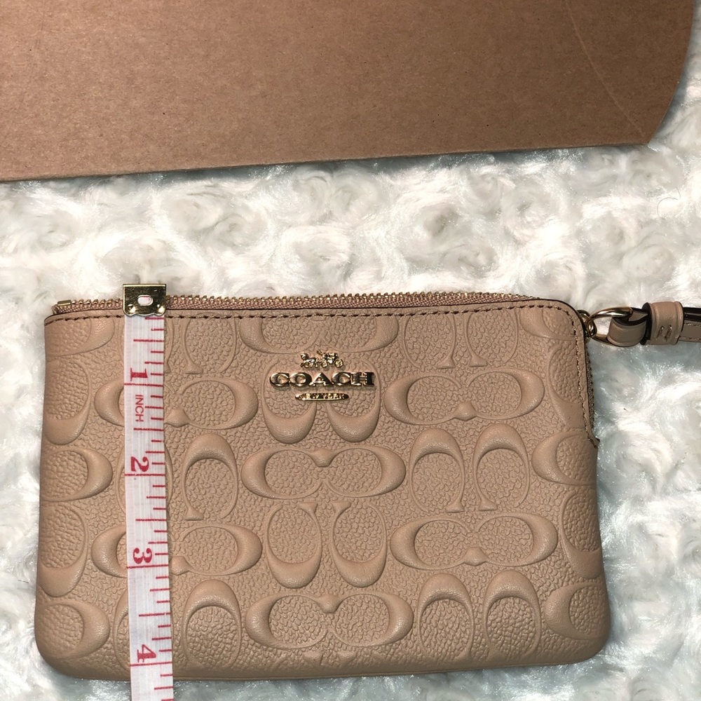 🧡COACH WRISTLET (BRAND NEW WITH TAGS) - Picture 5 of 6